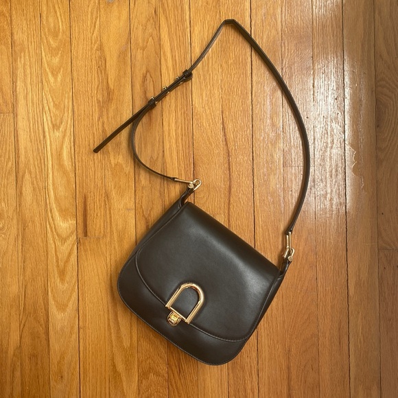 Michael Kors Handbags - Black Michael Kors bag - in great condition!